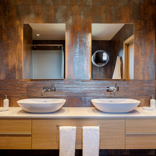 Carpinteria BRAIPONT: Mueble baño de roble con tiradores minimalistas.
