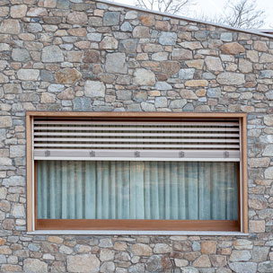 Carpinteria BRAIPONT: Ventana con vidrio fijo.