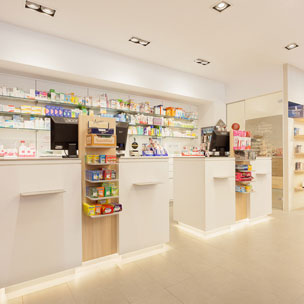 Carpinteria BRAIPONT: Mostrador y muebles de farmacia.