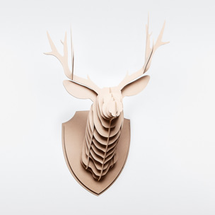 Carpinteria BRAIPONT: Cabeza de ciervo decorativo mecanizado con nesting.